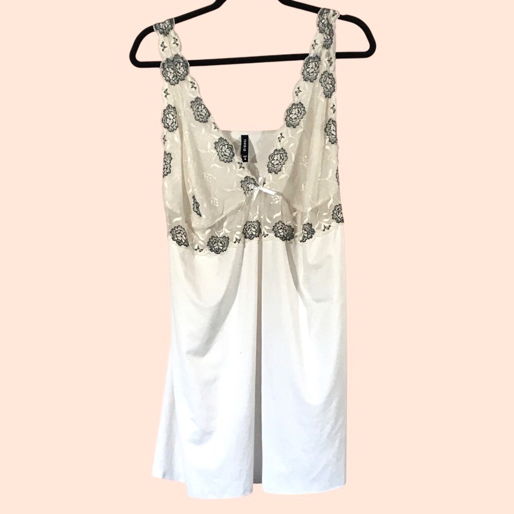Torrid Floral‎ Lace Embroidered Chemise Nightgown 4 White